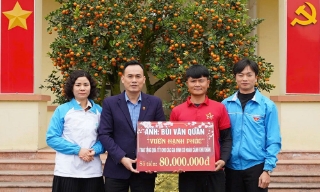 Bắc Ninh: Anh Bùi Văn Quân bán linh vật “Ngựa thương”, trao 200 triệu đồng hỗ trợ người nghèo đón Tết